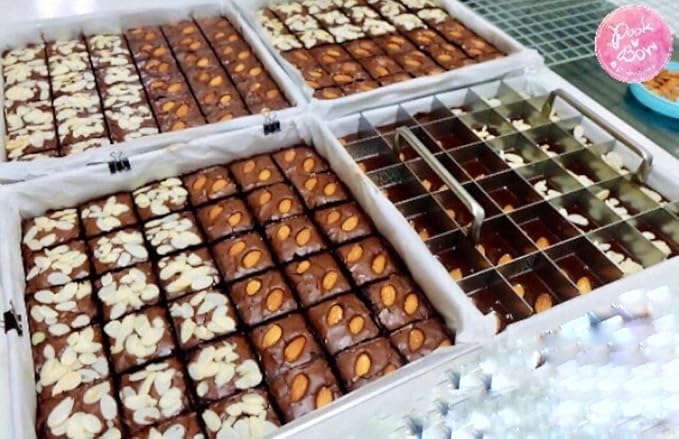 Brownie Cutter Stainless 100% 8,9,10,11,12 Inch Heavy duty Baking Pan or Slicer Ensures Perfect Crispy Edges baking pan Bakeware for Oven Baking Bakeware Cake portion cutter (Cutter 11x11" 36 Pcs.)