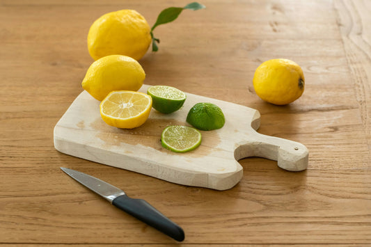 [KITCHMENT] The "Salt & Lemon Cutting Board Sanitizer": How to eliminate deep garlic and onion odors from wooden cutting boards