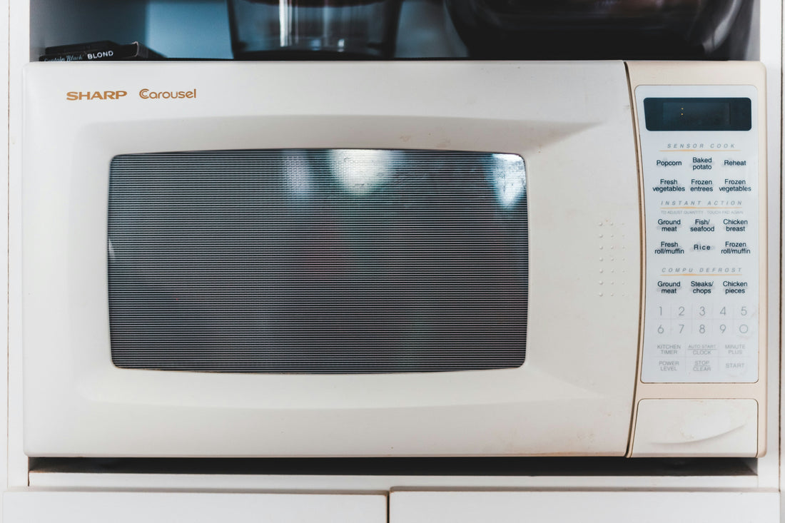 [KITCHMENT] The "Microwave Wet Paper" Steam Reheat: How to revive hard day-old bread and dry rice in 30 seconds