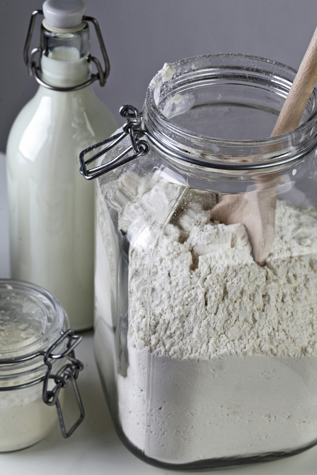 [KITCHMENT] The "Micro-Slit" Flour Pack: How to keep opened flour and baking powder fresh for 12 months