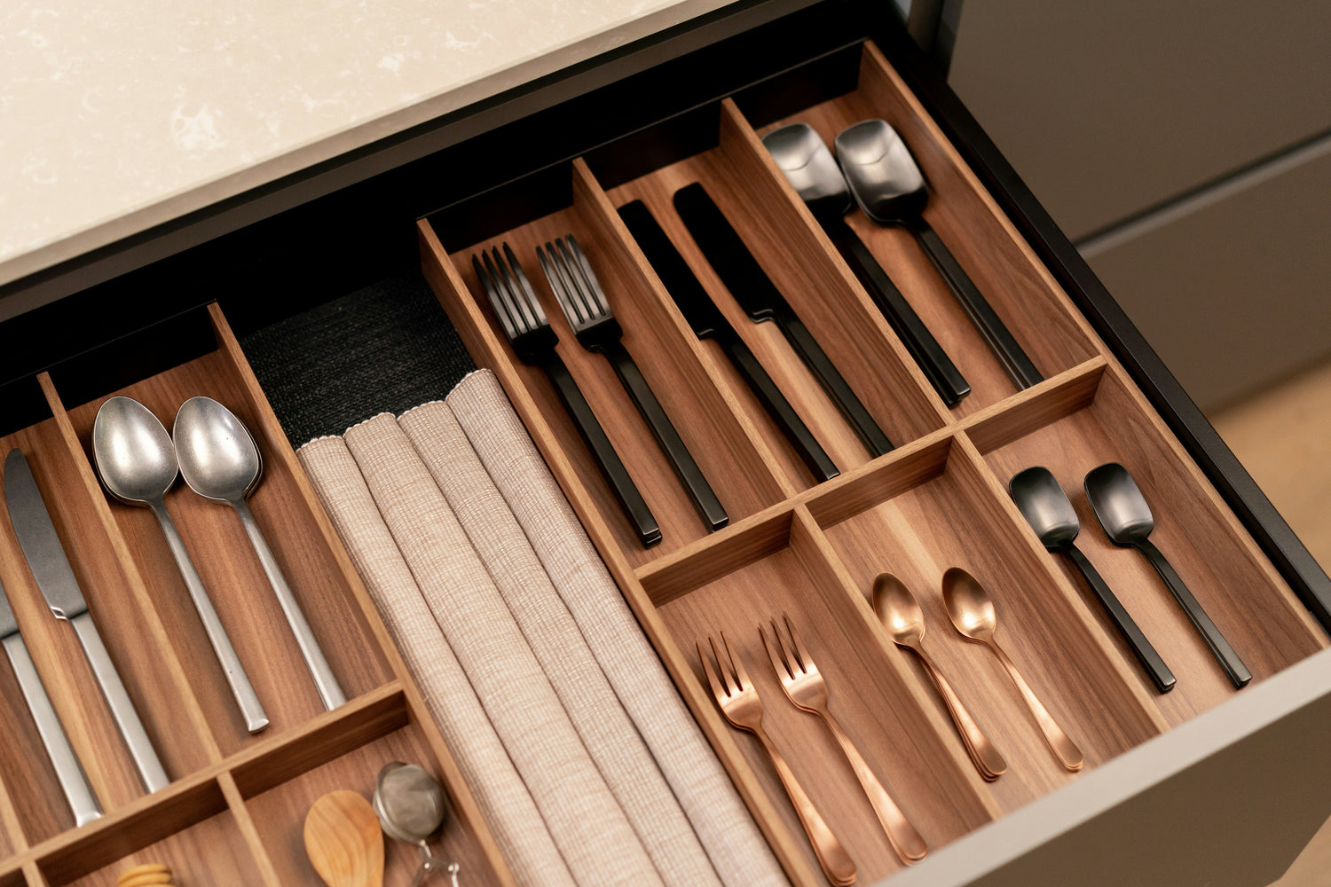 STORAGE & PANTRY