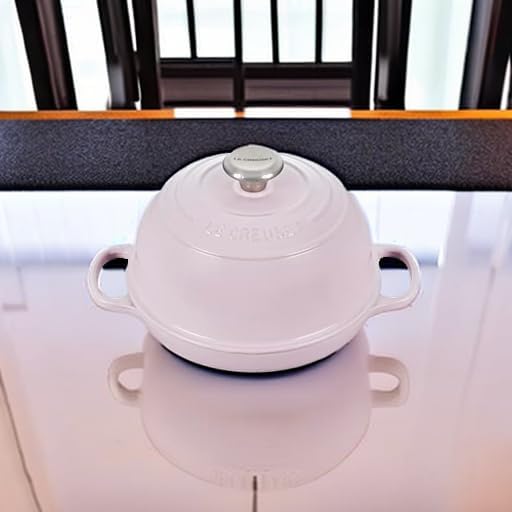 Le Creuset Enameled Cast Iron Signature Round Bread Oven, 9.5 inch, Shallot