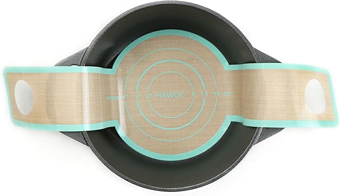 HAWOK Cast Iron Pre-seasoned Mini Dutch oven, Dia. 18 cm/7 inch, 1.5 Quart, with Silicone Bread Sling Black