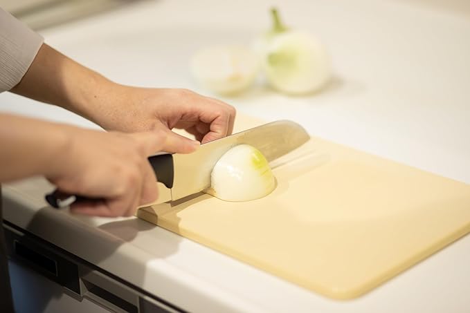 Kitchen Star Tsukihoshi Rubber Cutting Board,Size M,Synthetic Rubber Cutting Board, Non-slip for ingredients,Knife-friendly Dishwasher-Safe Made in Japan, Size :13.54x 8.38×0.39 inches(344×213×10mm)
