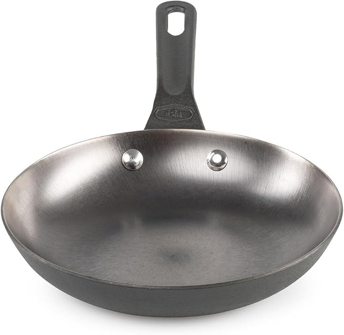 GSI Outdoors Guidecast Cast-Iron Frying Pan, Lightweight Pans for Campfire & Induction Cooking (10″ Pan)