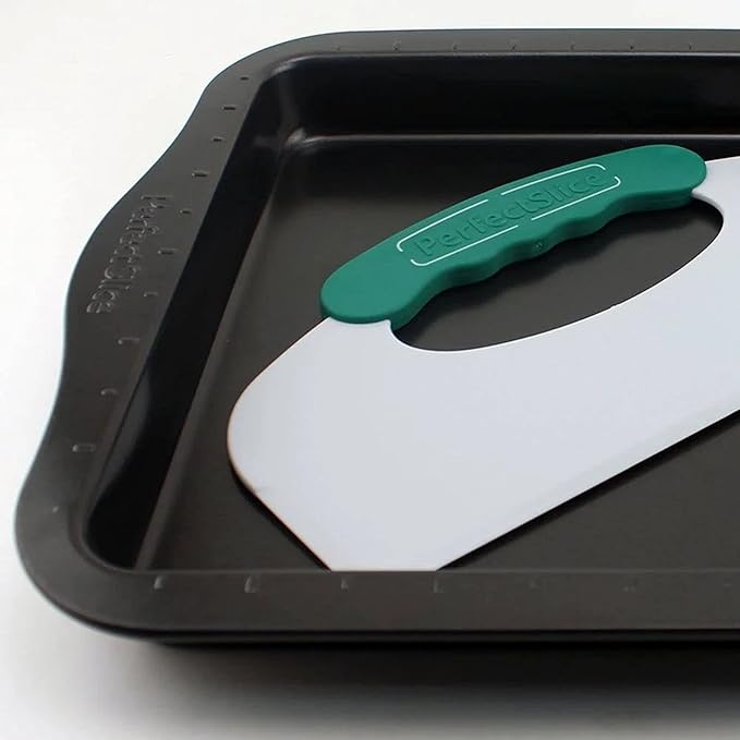 BergHOFF Perfect Slice 11" x 14" Inch Cookie Sheet With Perfect Slicing Tool. Creates Perfect Portions Of Your Baking And Holiday Dishes. Perfect Portions For All Of Your Family Desserts