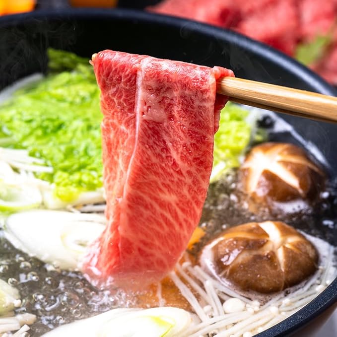 TIKUSAN Japanese Cast Iron Hot Pot Sukiyaki Nabe Pan Made in Japan (7.9" (20cm))