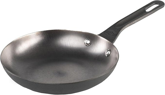 GSI Outdoors Guidecast Cast-Iron Frying Pan, Lightweight Pans for Campfire & Induction Cooking (10″ Pan)
