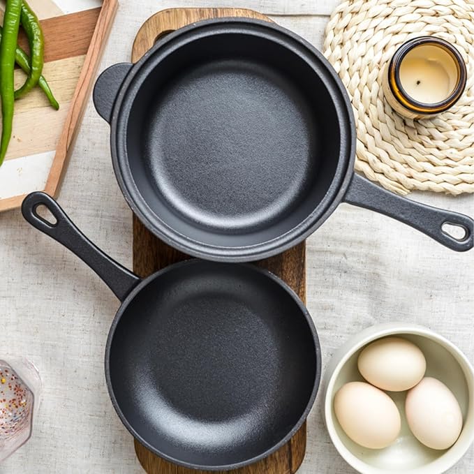 Cast Iron Saucepan - 7-Inch Small Cast Iron Pot with Lid & Silicone Basting Brush - 1.06 Quart Uncoated Saucepan for Frying, Stewing, and All Stovetops, Suitable for 1-2 people