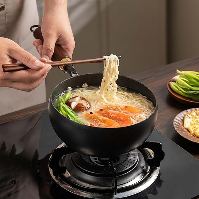 Uncoated Thick Iron Pot, Japanese Iron Pan for Cooking, Uncoating Cast Iron Pot, Hand-Forged Non-Stick Cast Iron Skillet, High Purity Frying Pans for Kitchen (Smooth-Wood Cover, M-24cm)