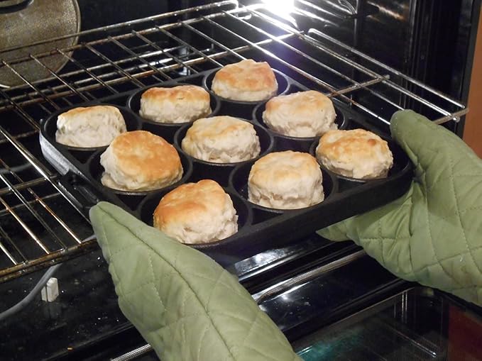 King Kooker Model CI9BPSA Cast Iron Seasoned Biscuit Pan - 9 impressions