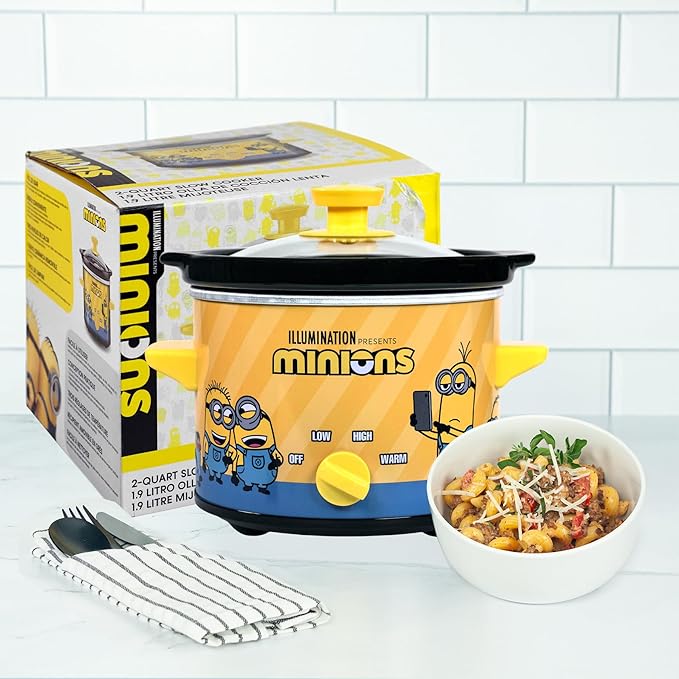 Uncanny Brands Despicable Me Minions 2qt Slow Cooker - Small Kitchen Appliance