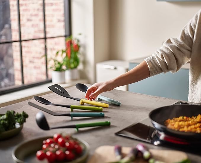 Joseph Joseph Duo 5-Piece Utensil Set with Integrated Tool Rests: Vibrant Set with Solid & Slotted Spoons, Turners, and Ladle, Hygienic Design, Heat-Resistant, Perfect for Hanging Storage