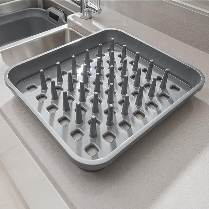 Addis 517943 Dish Draining Rack with Drying Pegs, W33.5 x d38cm, Linen Cream, 38 x 33.5 x 5 cm