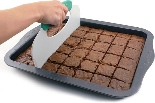BergHOFF Perfect Slice 11" x 14" Inch Cookie Sheet With Perfect Slicing Tool. Creates Perfect Portions Of Your Baking And Holiday Dishes. Perfect Portions For All Of Your Family Desserts