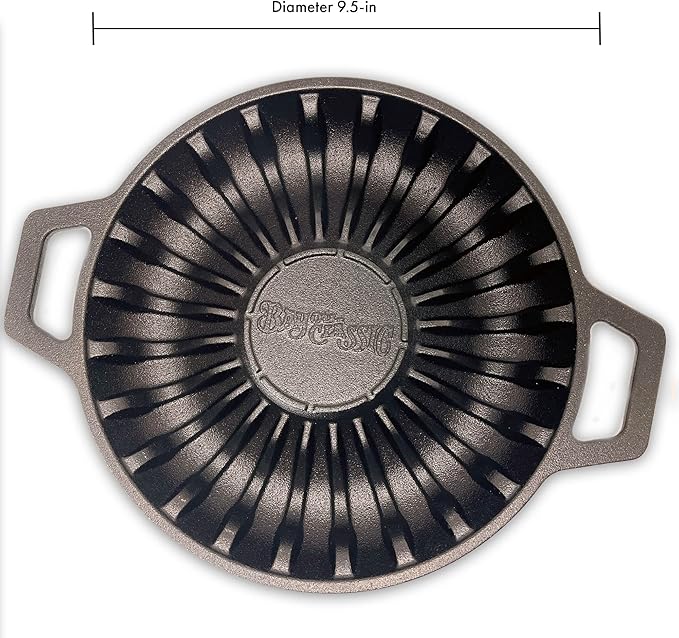 Bayou Classic 7423 Pre-Seasoned Cast Iron Shrimp Pan for Cooking and Serving Holds 24 Jumbo