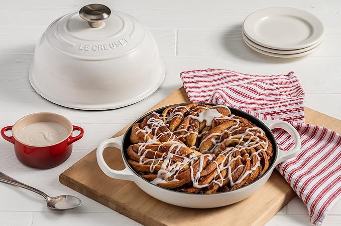 Le Creuset Enameled Cast Iron Signature Round Bread Oven, 9.5 inch, Artichaut