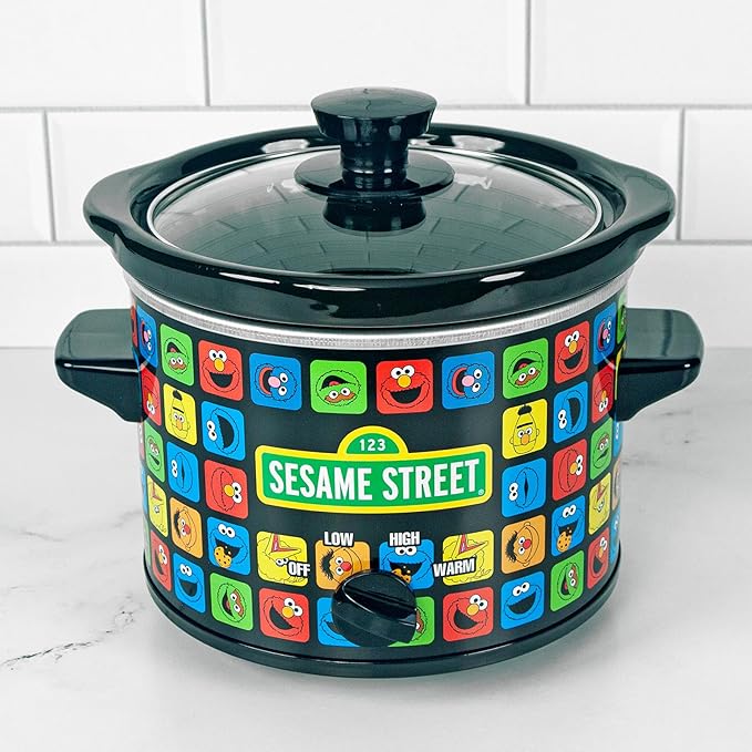 Uncanny Brands Sesame Street 2qt Slow Cooker - Cook With All Your Favorite Sesame Street Characters
