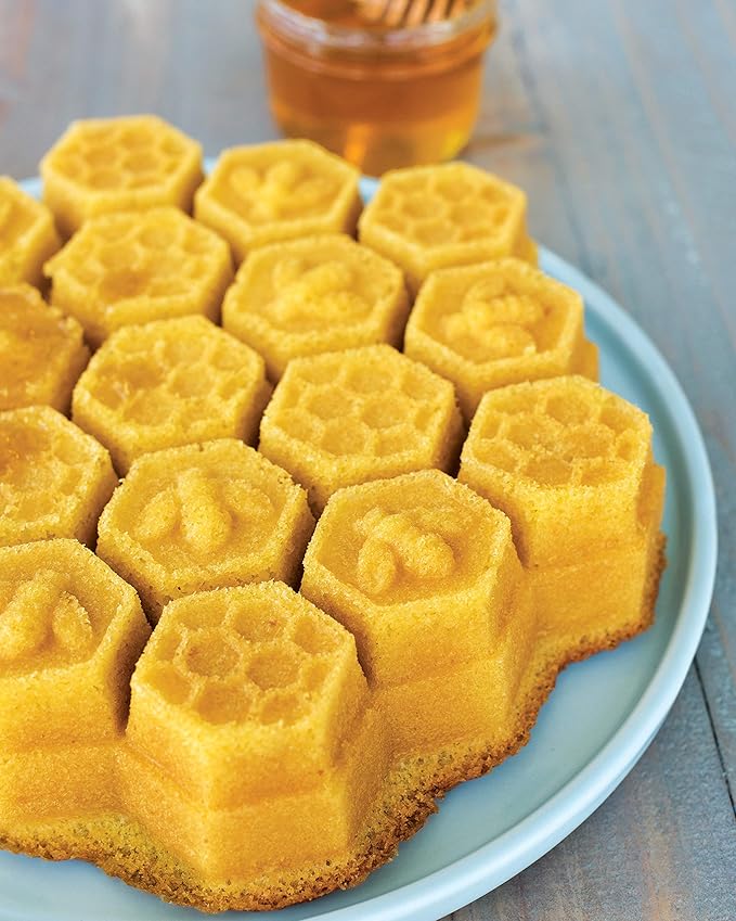 Nordic Ware Honeycomb Pull-Apart Pan, 10 Cup, Toffee
