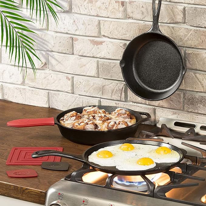 Suteck Cast Iron Skillets 3 piece set | 6", 8" & 10" Pre-Seasoned Cast Iron Pans with 3 Silicone Heat-Resistant Holders - Indoor and Outdoor Use - Oven Grill Stovetop Induction Safe Cookware