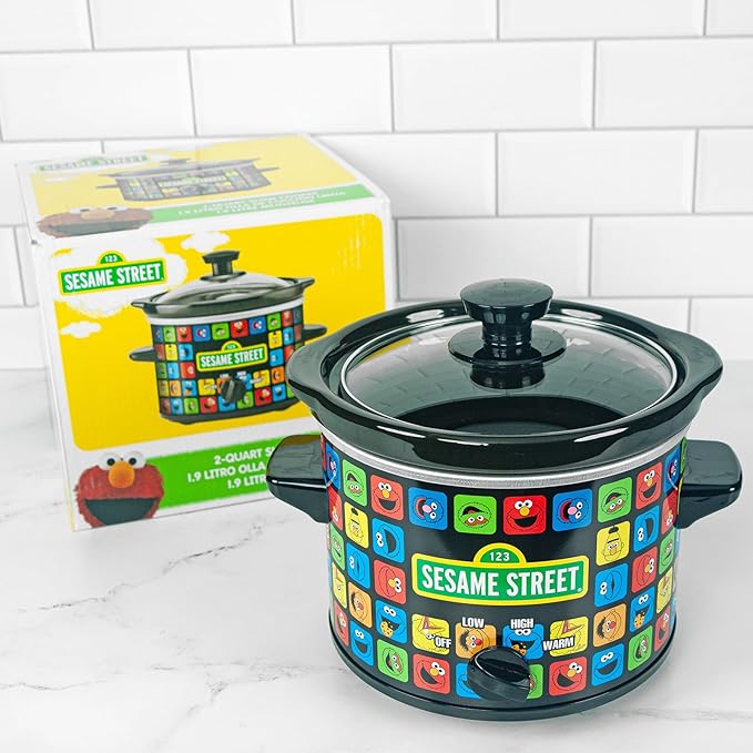 Uncanny Brands Sesame Street 2qt Slow Cooker - Cook With All Your Favorite Sesame Street Characters