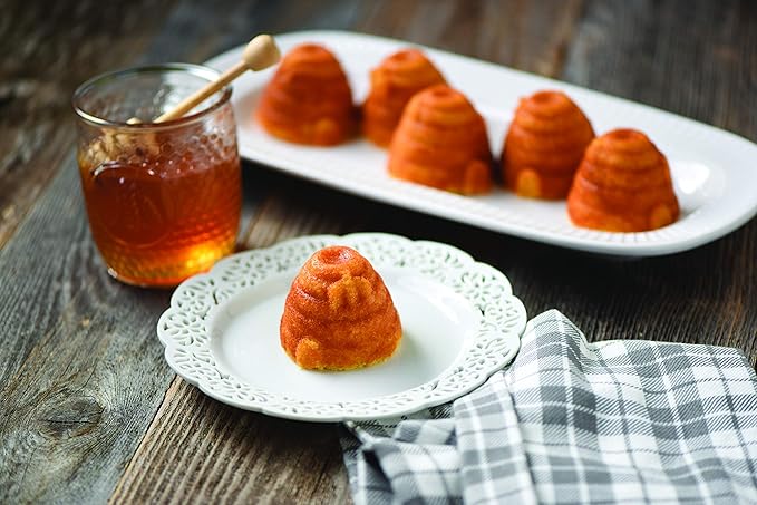 Nordic Ware Beehive Cakelet, 3 Cup Capacity, Toffee