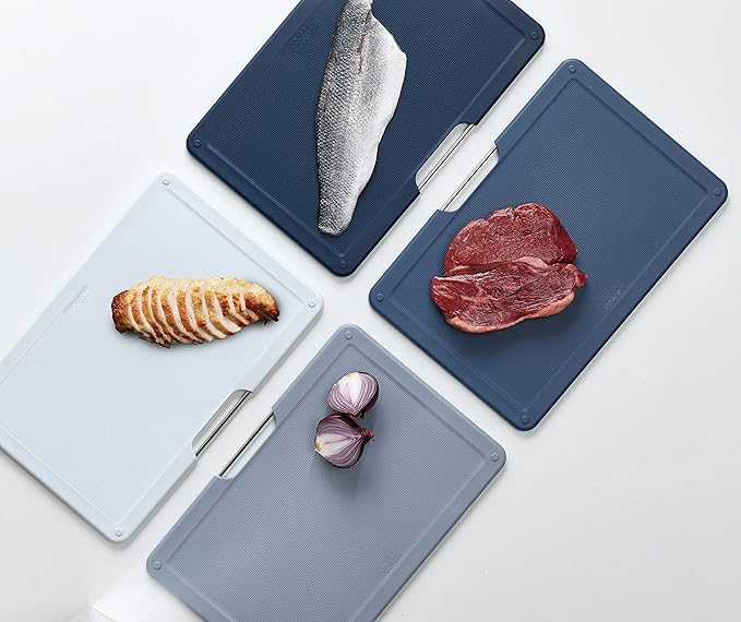 Joseph Joseph Folio 4-Piece Colour coded Cutting Board Set, Slimline case for organized Kitchen storage, Graphite