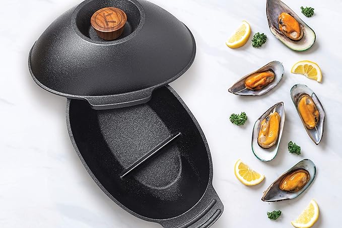 Outset 76495 Cast Iron Seafood and Mussel Pot with Lid for Empty Shells, 2.5 Quart, Black